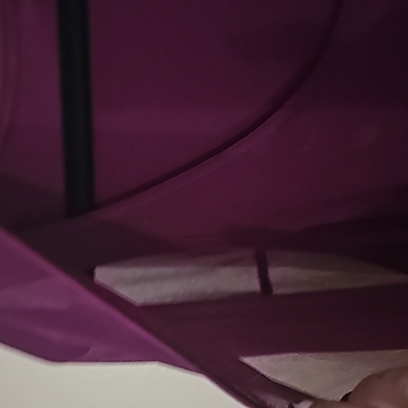 Woman's Dressy Shirt Like New - Picture 4 of 4